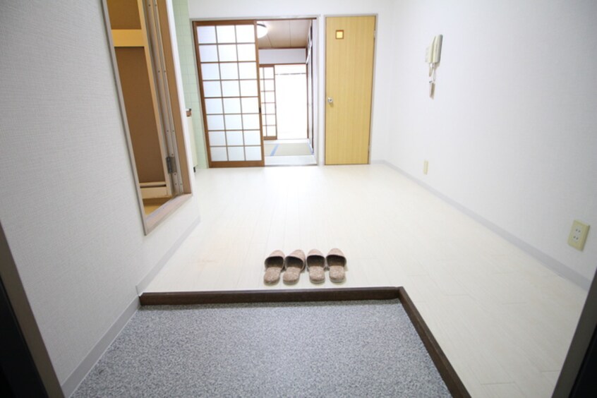 玄関 ロイヤル今川