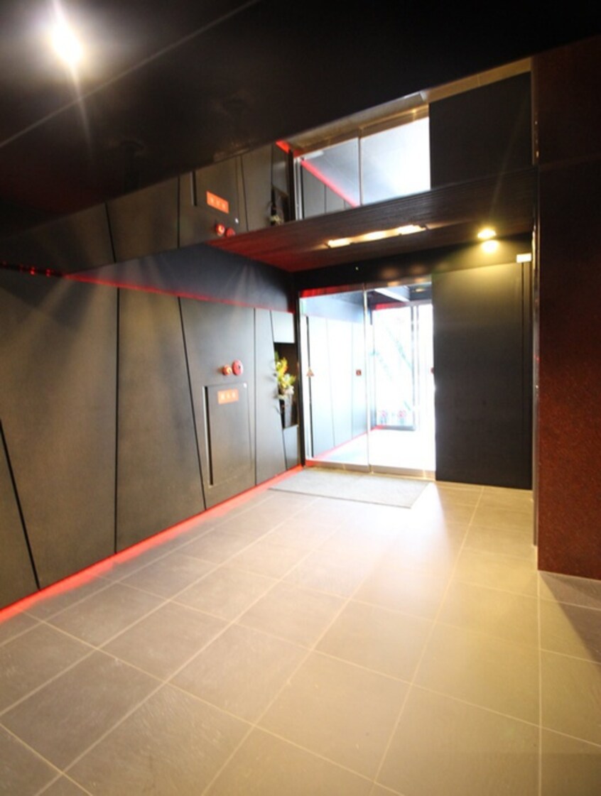 エントランス部分 シティ上六（406）