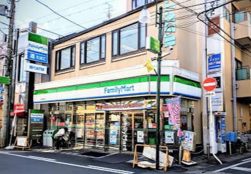 ファミリーマート富田駅前店(コンビニ)まで400m ハイツエレガンス