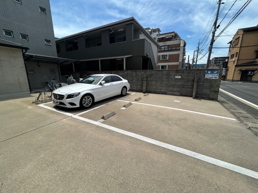 駐車場 ＦＬＡＴ８