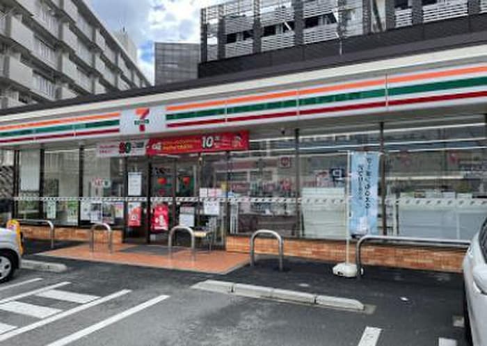 セブンイレブン(コンビニ)まで640m Ｋ＆Ｍ