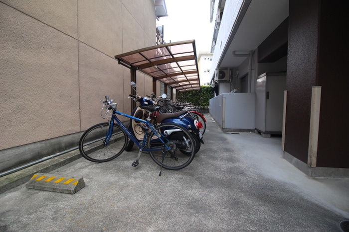 駐輪場 エスクレア出町柳