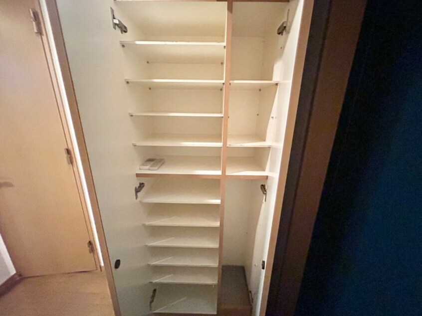 靴箱 サムティ京都祇園（602）