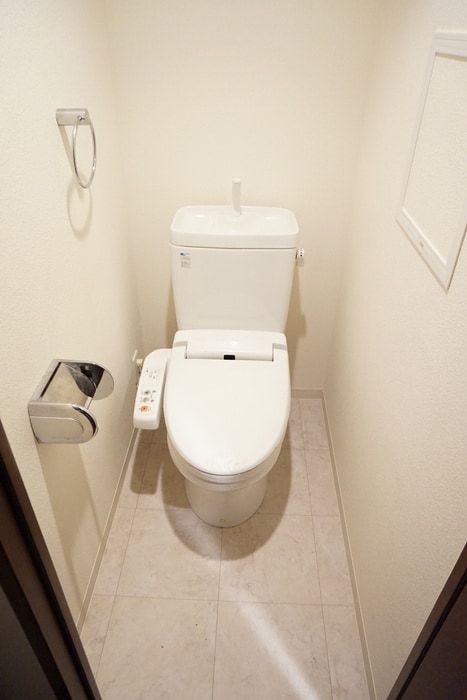 トイレ アスヴェル京都御所前Ⅱ(305)