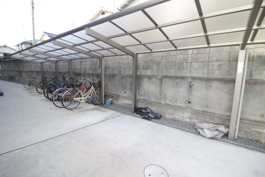 駐輪場 ジーメゾン塩屋