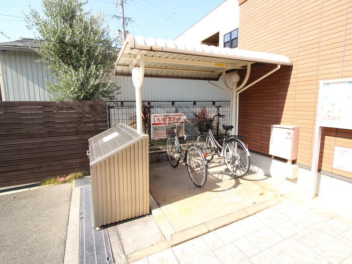 駐輪場 ライン・テラ