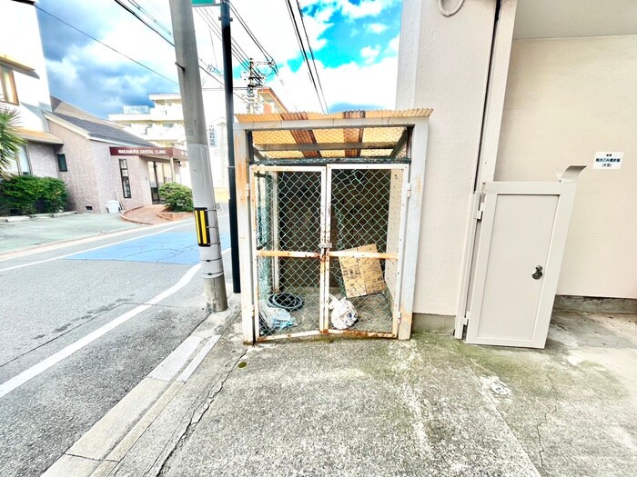 その他 なるなるビル