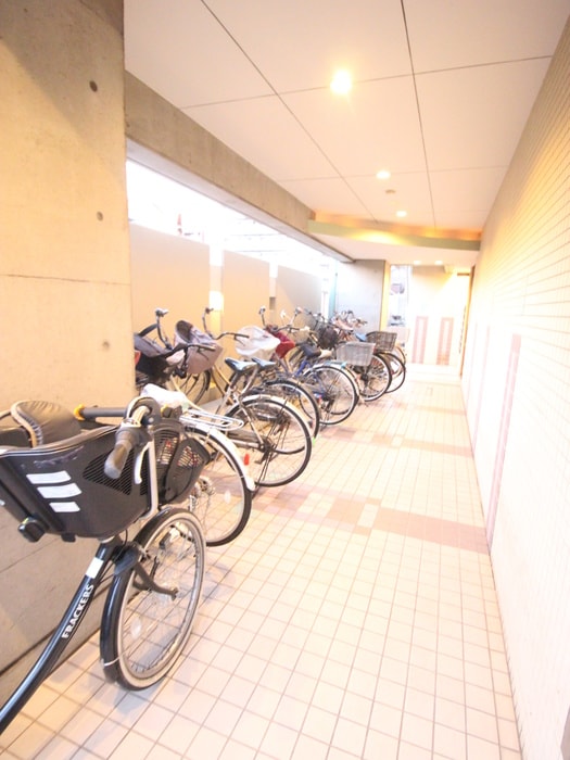 駐輪場 ロワ－メゾン岸ノ里