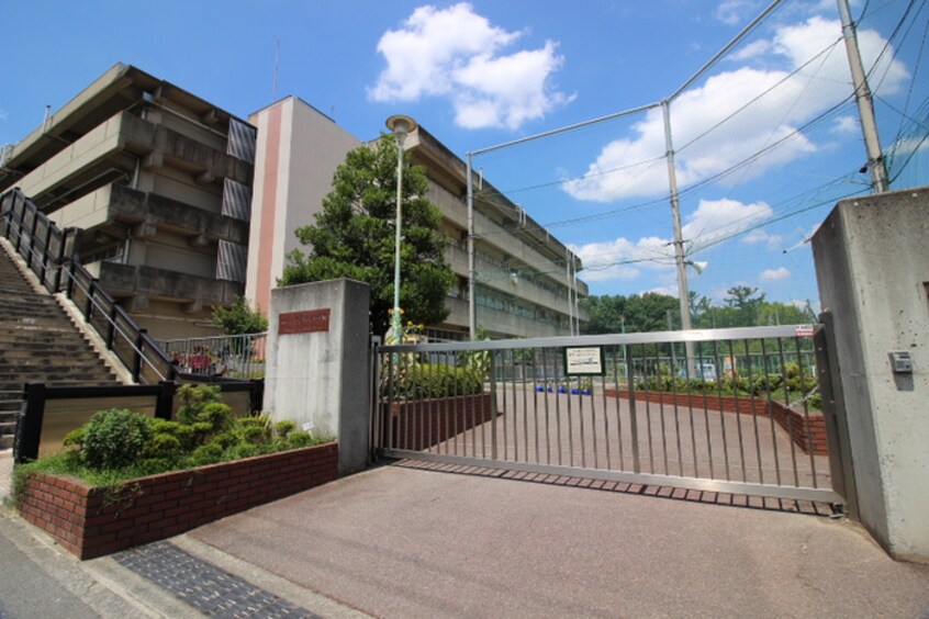 佐井寺小学校(小学校)まで250m コアロード千里