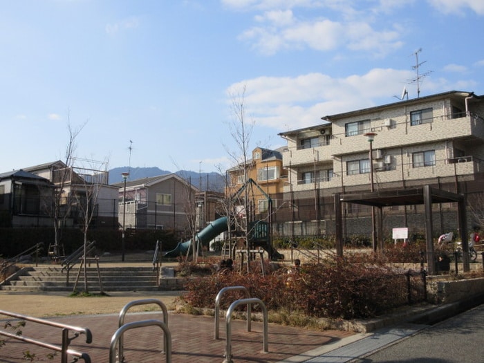 公園(公園)まで30m ヴィンテ－ジ・ミカゲ