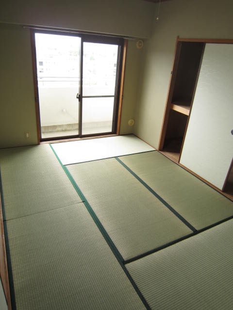 居室 ア－バン紫園