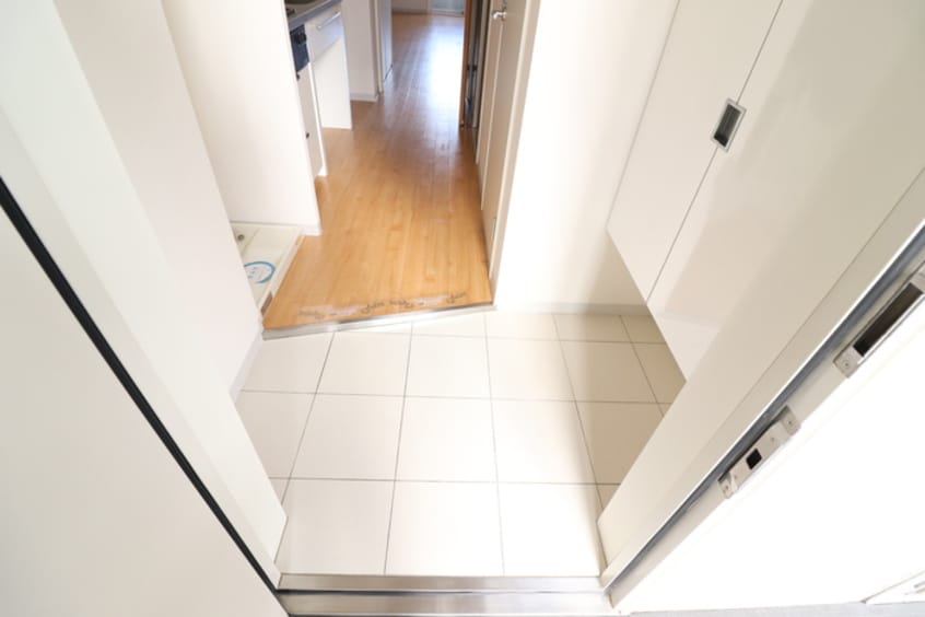 玄関 ｱﾙﾌｧﾚｶﾞﾛＫＯＢＥ ＷＥＳＴ