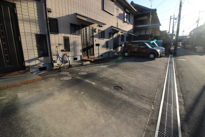 駐車場 藤原ハイツ