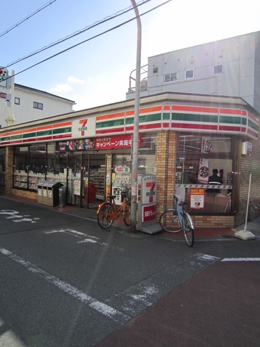 セブンイレブン(コンビニ)まで8m ラポ－ルⅠ番館