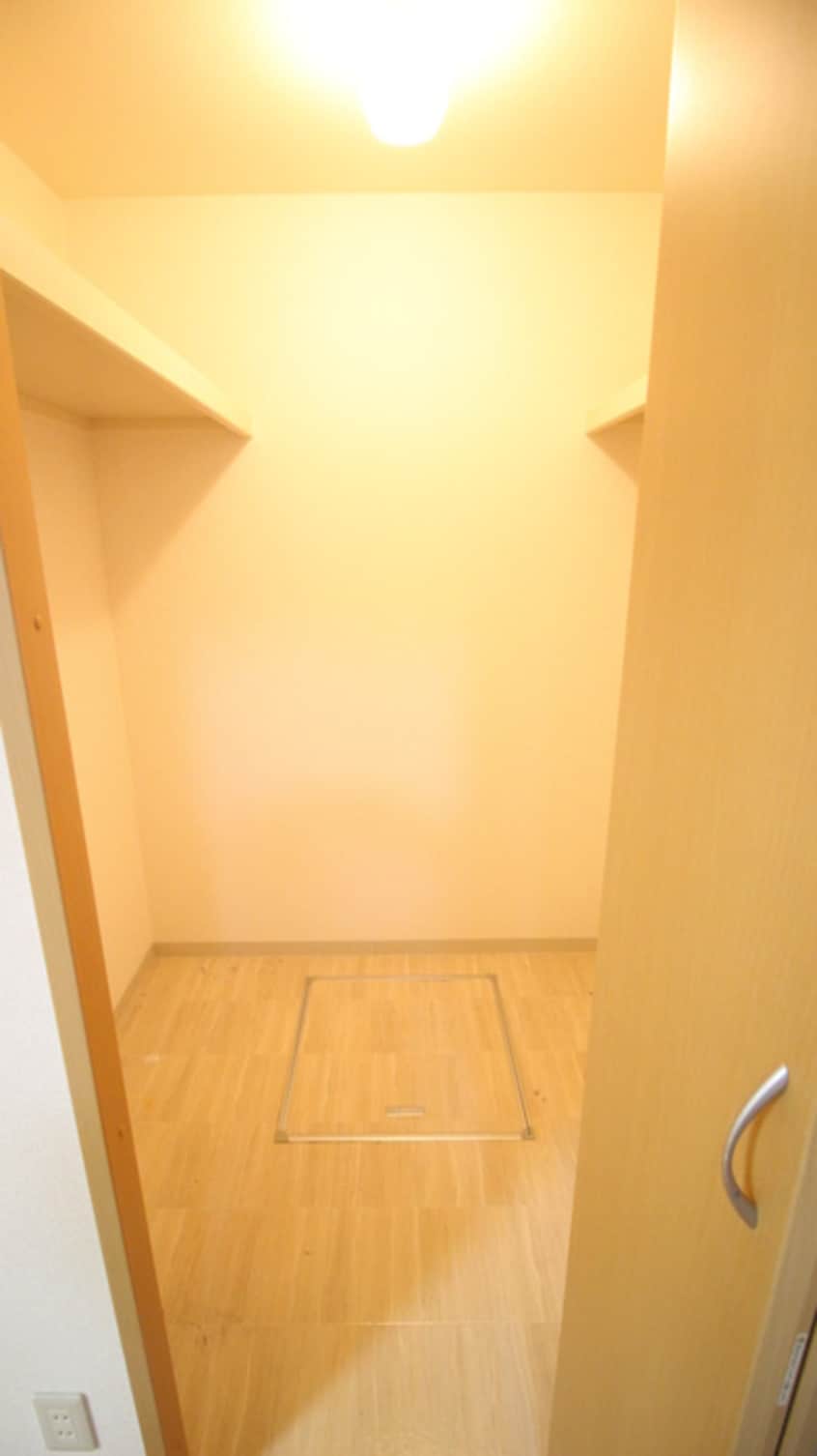 収納 アム－ル・アベイユⅡ