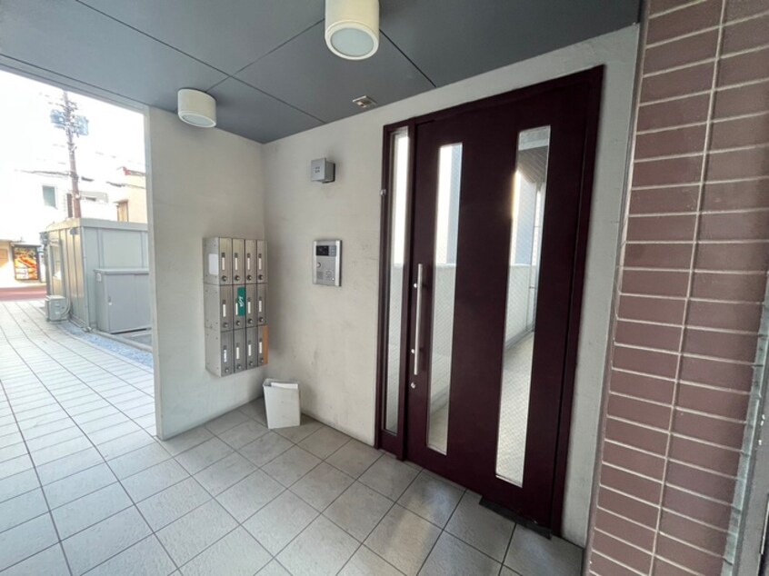 エントランス部分 ﾙﾈｽ ﾌﾞﾗﾝ ｹｲ