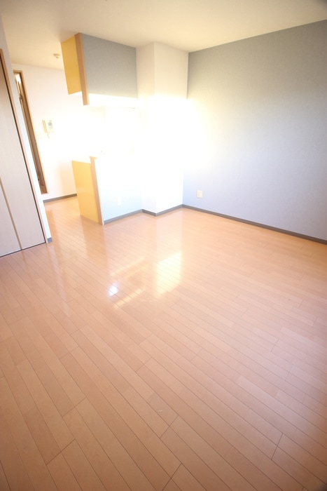 居室 フローライト上新庄駅前