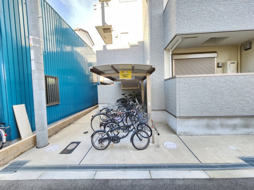 駐輪場 カーサ駒川中野