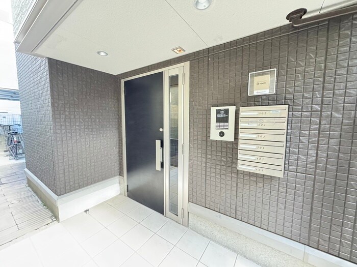 エントランス部分 LA MAISON VERTE 西田辺