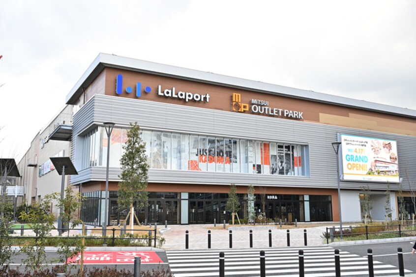 ららぽーと門真(ショッピングセンター/アウトレットモール)まで200m COURTYARD　Shimbashi