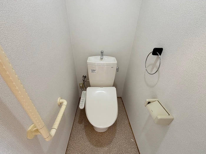 トイレ ラテラス服部