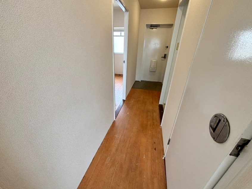 廊下 ラテラス服部