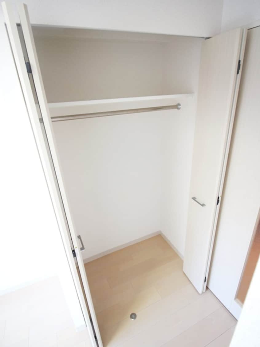 収納 ｴｽﾃﾑｺｰﾄ新大阪Ⅷﾚｳﾞｫﾘｽ(206)