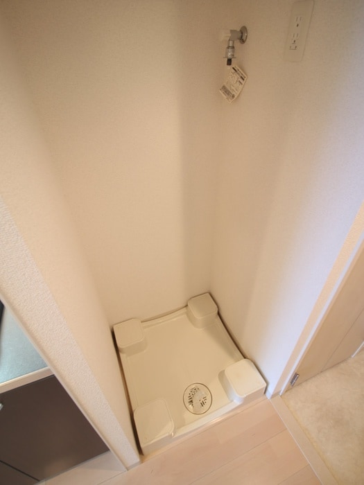 洗濯機置場 ｴｽﾃﾑｺｰﾄ新大阪Ⅷﾚｳﾞｫﾘｽ(206)