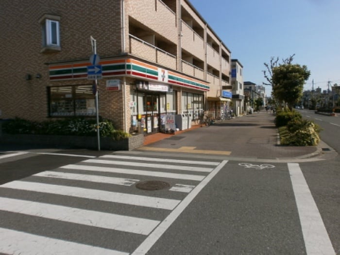 セブンイレブン(コンビニ)まで290m YOUMEハイツ