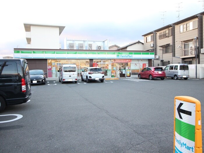 ファミリーマート西七条名倉町店(コンビニ)まで342m シャ－メゾン上杉