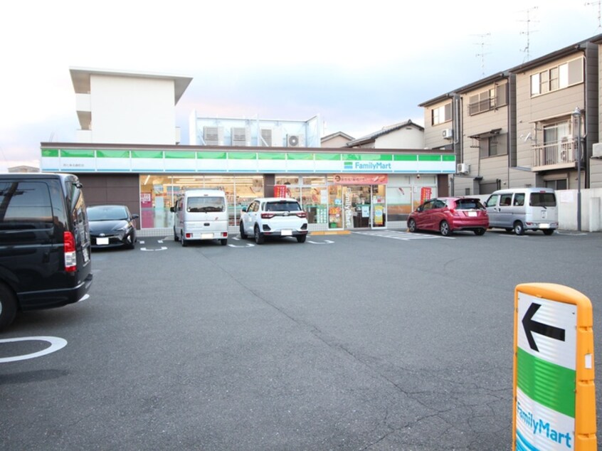 ファミリーマート西七条名倉町店(コンビニ)まで342m シャ－メゾン上杉