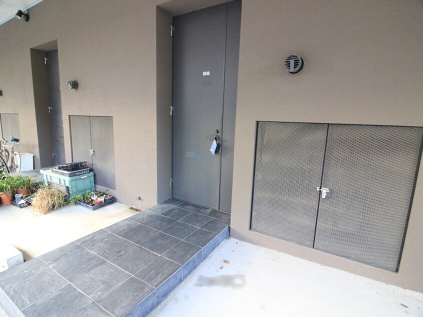 エントランス部分 BOSCO（ボスコ）