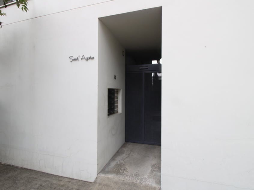 エントランス部分 サンタ・アガ－タ