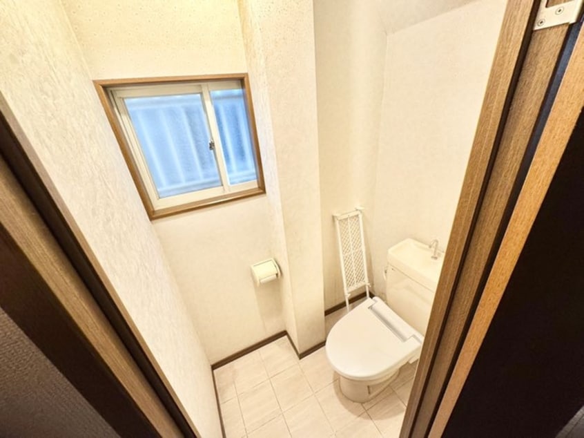 トイレ 栄町貸家