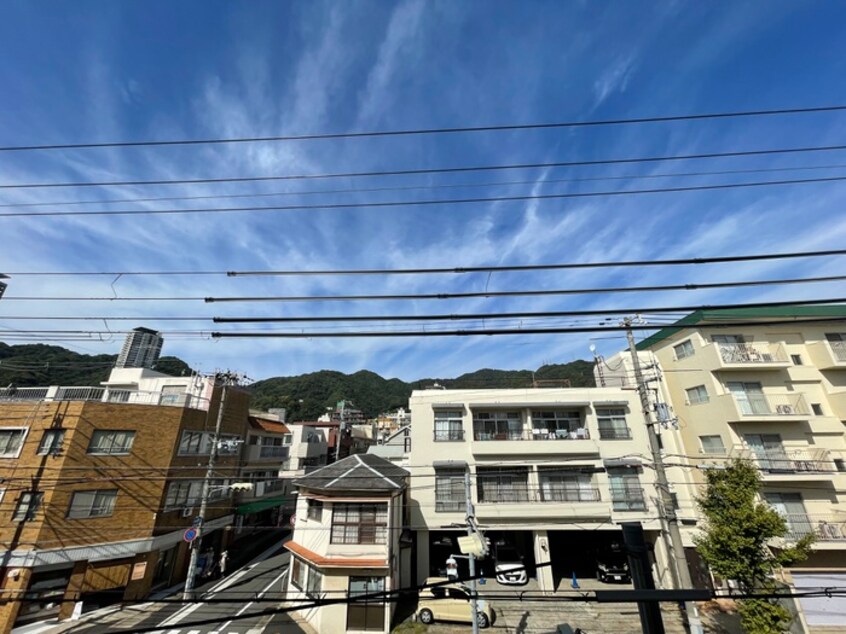室内からの展望 グリーンルーフ神若