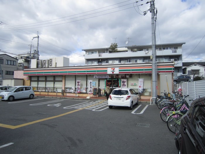 セブンイレブン小阪２丁目店(コンビニ)まで110m S-RESIDENCE小阪azure
