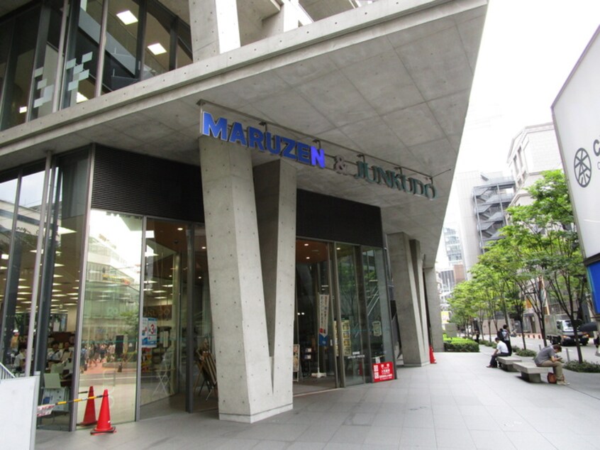 ジュンク堂(本屋)まで134m SeiwaPalace梅田茶屋町