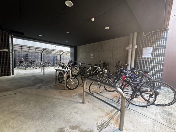 駐輪場 ブロ－ニュ姉小路