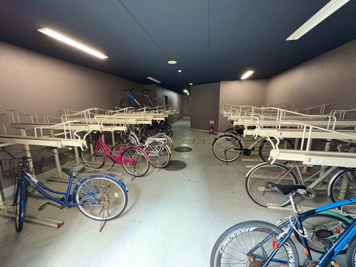 駐輪場 S-RESIDENCE難波Briller