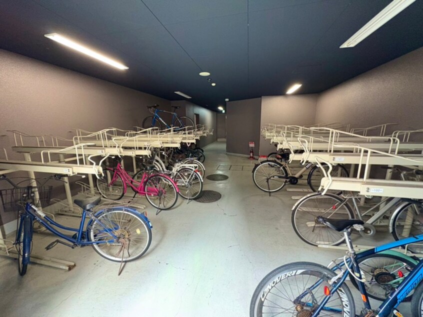 駐輪場 S-RESIDENCE難波Briller