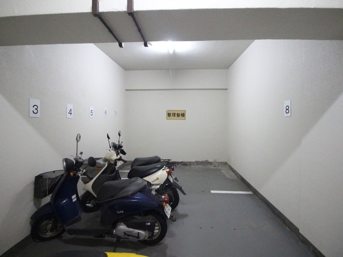 バイク置き場 芦屋打出アーバンライフ(303)