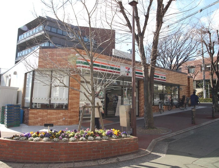 セブンイレブン(コンビニ)まで170m 芦屋打出アーバンライフ(303)