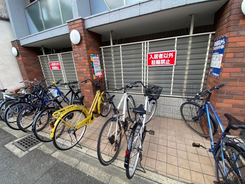 駐輪場 アーベイン吉田