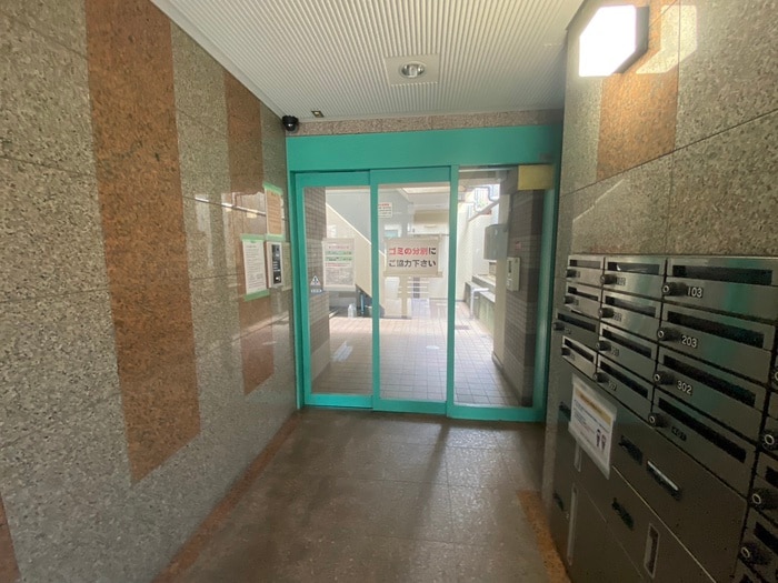 エントランス部分 アーベイン吉田