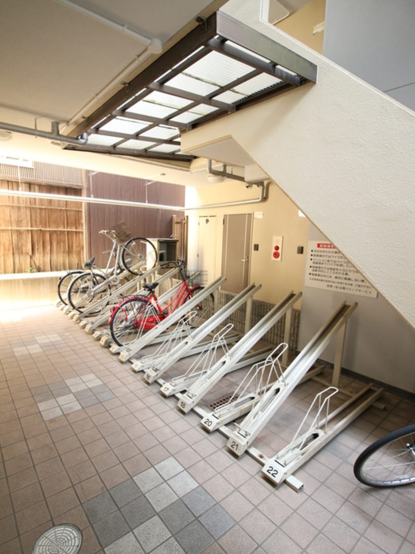 駐輪場 アーベイン吉田