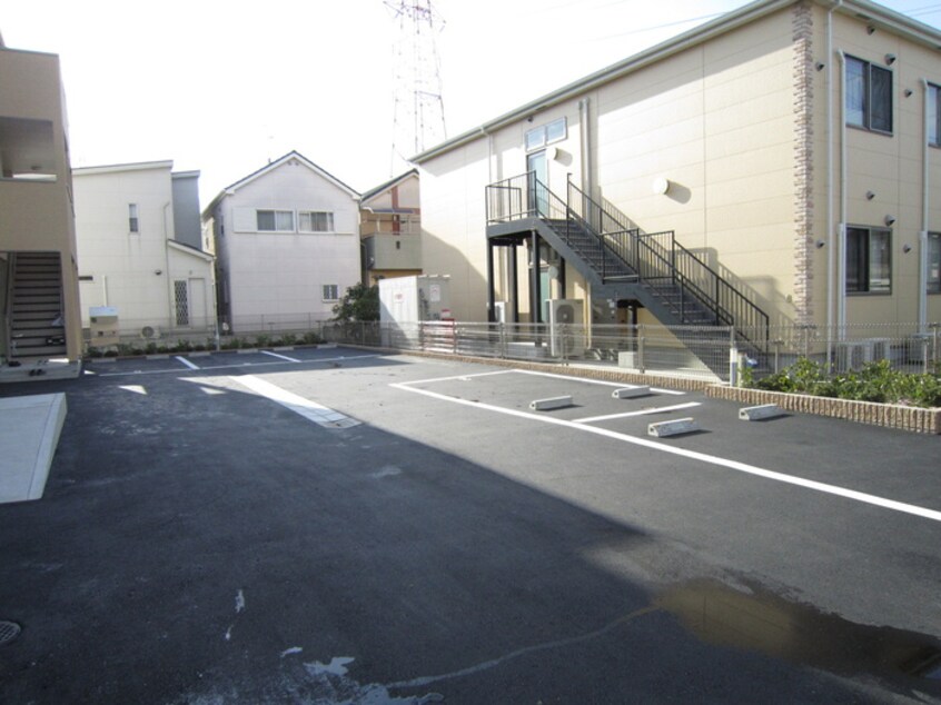 駐車場 ｽﾘｰﾊｰﾌﾞｽﾞ天美西