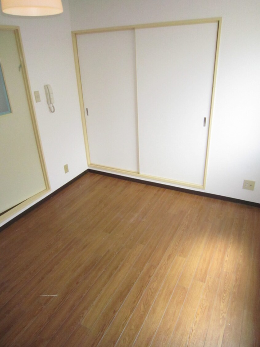 居室 シェレナ塚本