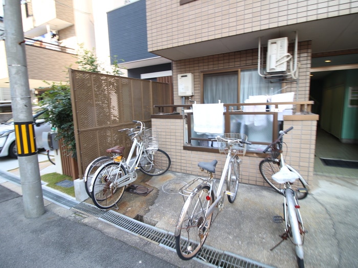 駐輪場 シェレナ塚本