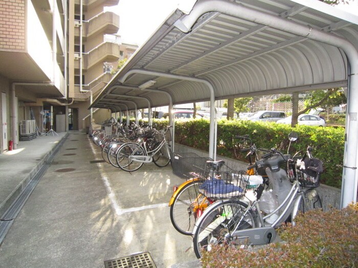 駐輪場 ルミエールしみず
