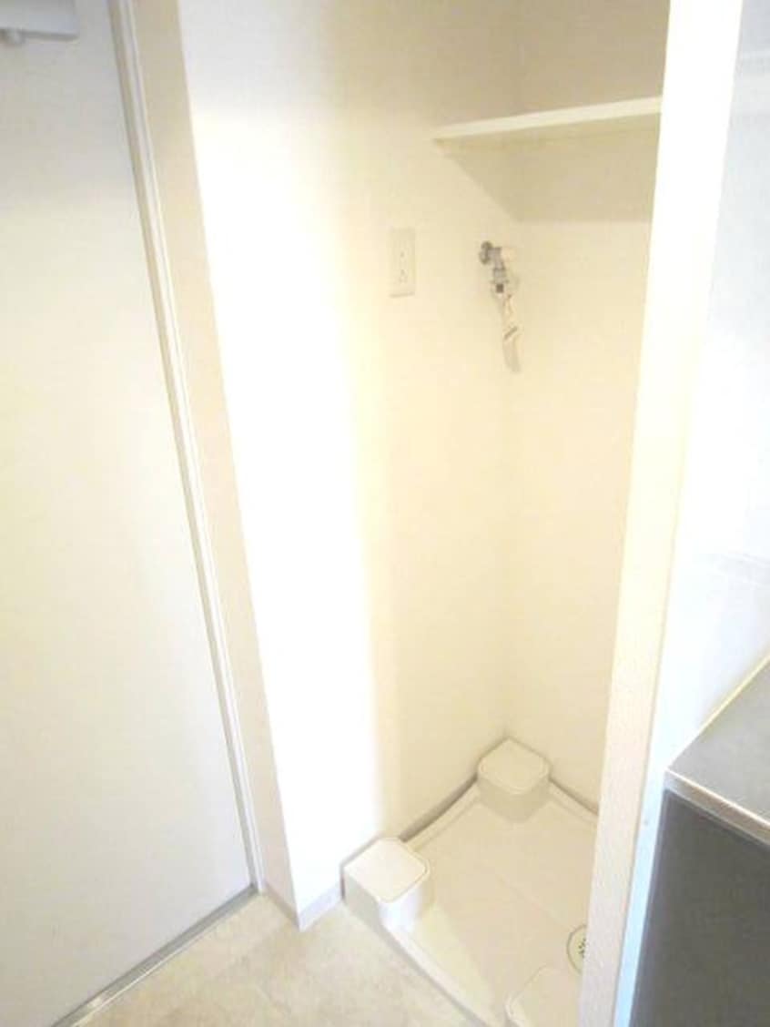 洗濯機置場 ｴｽﾃﾑｺｰﾄ新大阪Ⅷﾚｳﾞｫﾘｽ(703)